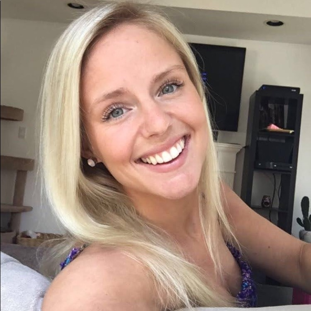 Meet your Posher, Carly